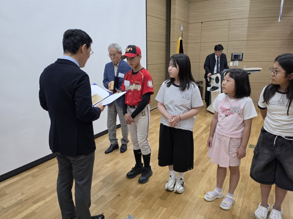 제81회 구강보건의 날 기념 ‘구강보건상 시상식’ 성황리 개최 첨부파일 : 1781158682.jpg